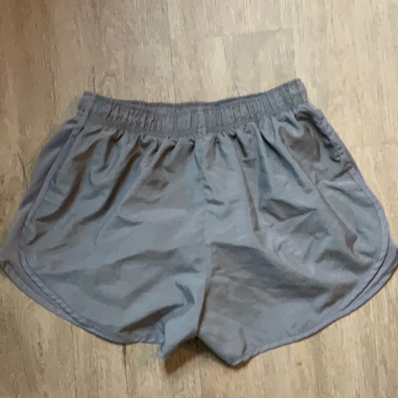 Nike gray shorts - Picture 3 of 5
